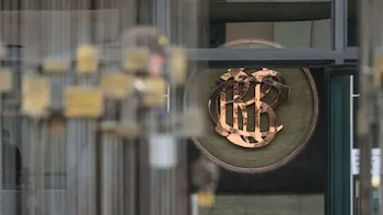 Foto del BCRP con logo